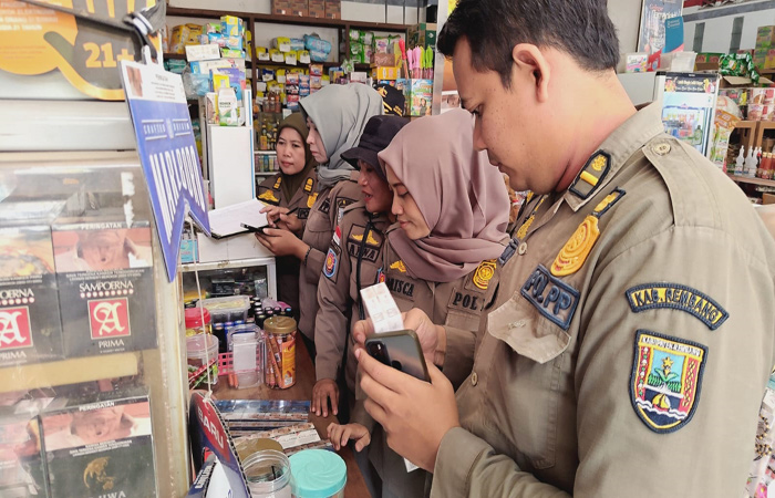 Satpol PP Rembang dan Bea Cukai Sita 1.716 Batang Rokok Ilegal di Tiga Lokasi