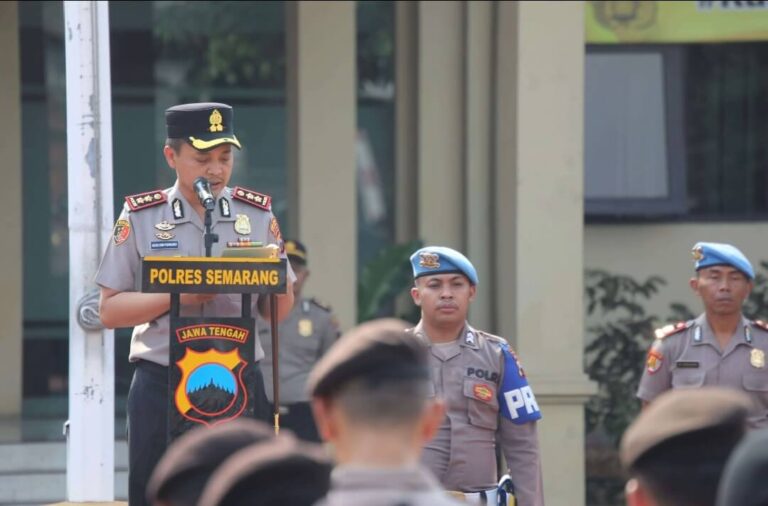 Upacara kenaikan pangkat pengabdian Polres Semarang