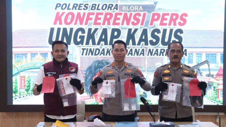 Konferensi pers polres Blora