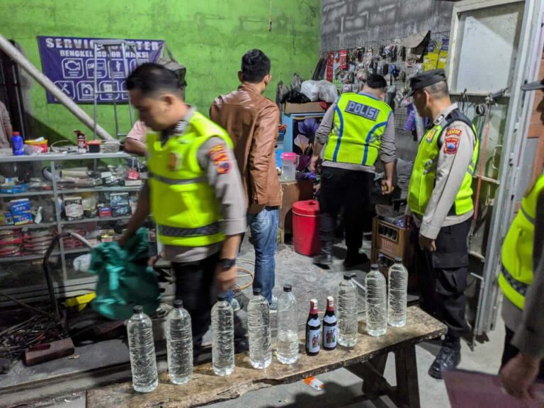 Polsek Karanganyar razia miras