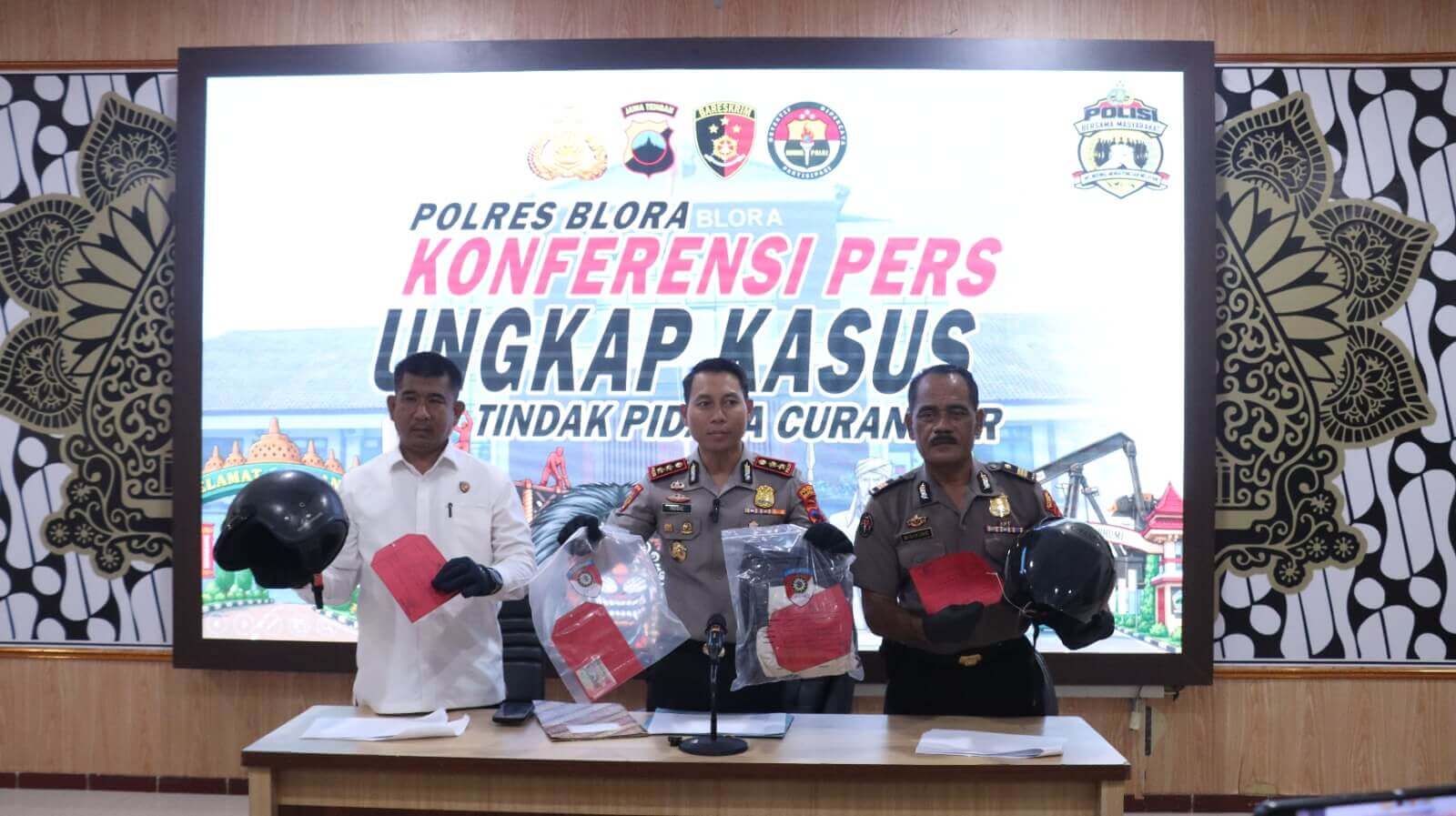 Konferensi pers curanmor PDAM Blora