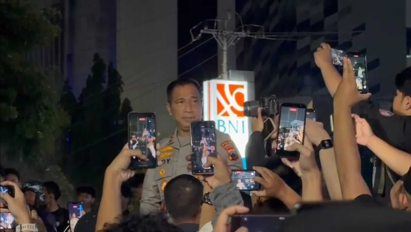 Demo Mahasiswa di Jalan Pahlawan Semarang